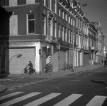 800507 Gezicht op de voorgevels van de huizen Amsterdamsestraatweg 2 -hoger, kort voor de afbraak, met links de hoek ...